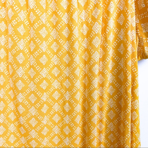 Old Navy Yellow & White Patterned Short Sleeve - Picture 3 of 10